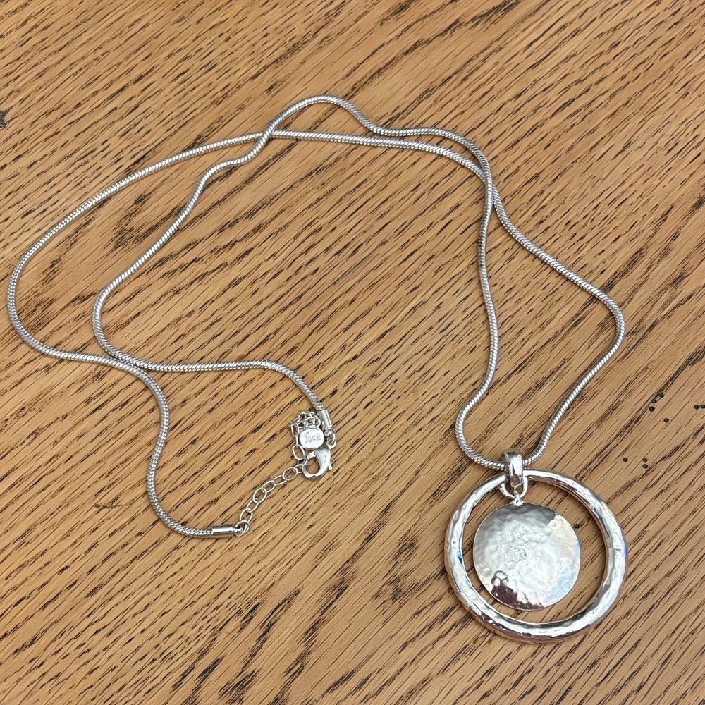 Elegant Silver Pendant Necklace